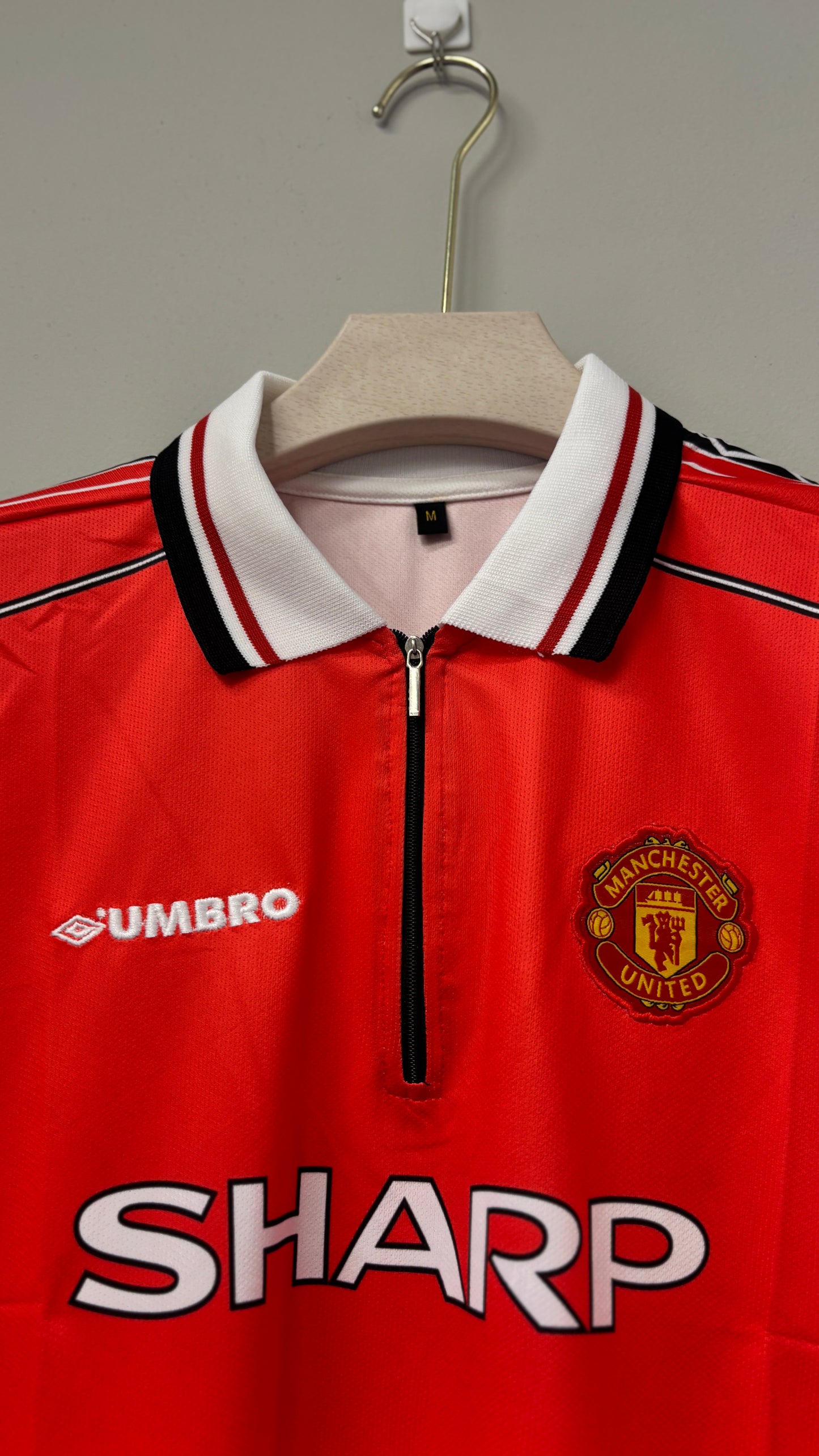 MANCHESTER UNITED 1998-99 RETRO